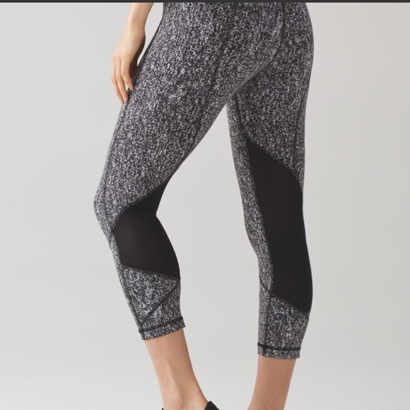 Lululemon Pace Rival Crop 22” Power Luxtreme Suited Jacquard Black White / Black - Picture 3 of 16